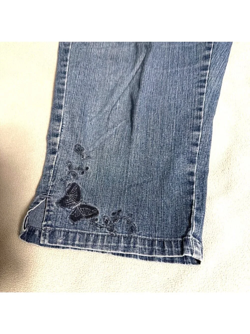 Jms Classic Capri Jeans Antique Blue 18W Floral Embroidered Hem Cotton Blend - Picture 2 of 7
